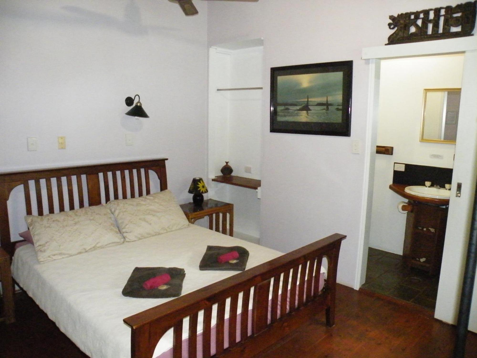 Epiphyte B & B Cow Bay Екстериор снимка